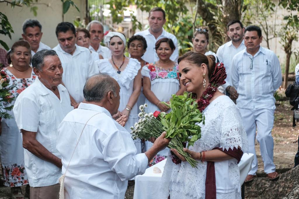 Mara Lezama reconoce a la comunidad maya